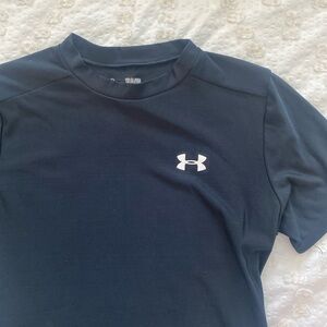 Under Armour Black Short Sleeve Undershirt
